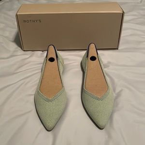 Rothy’s point in “mint” *discontinued color”